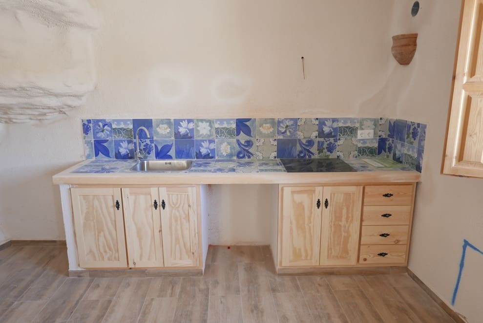 Hulehus til salg i Galera - € 99.000 (Ref: 9275186)