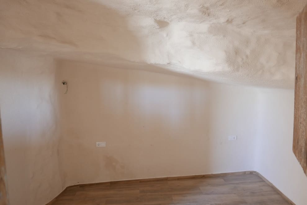 Hulehus til salg i Galera - € 99.000 (Ref: 9275186)