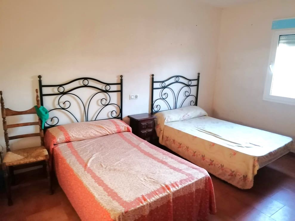 3 bedroom Finca/Country House for sale in Baza - € 155,000 (Ref: 9293281)