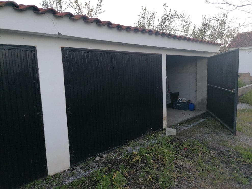 3 bedroom Finca/Country House for sale in Baza - € 155,000 (Ref: 9293281)
