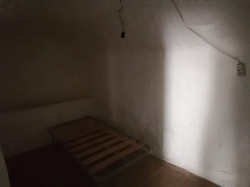 6 soverom Grottehus til salgs i Benamaurel - € 48 000 (Ref: 9293282)