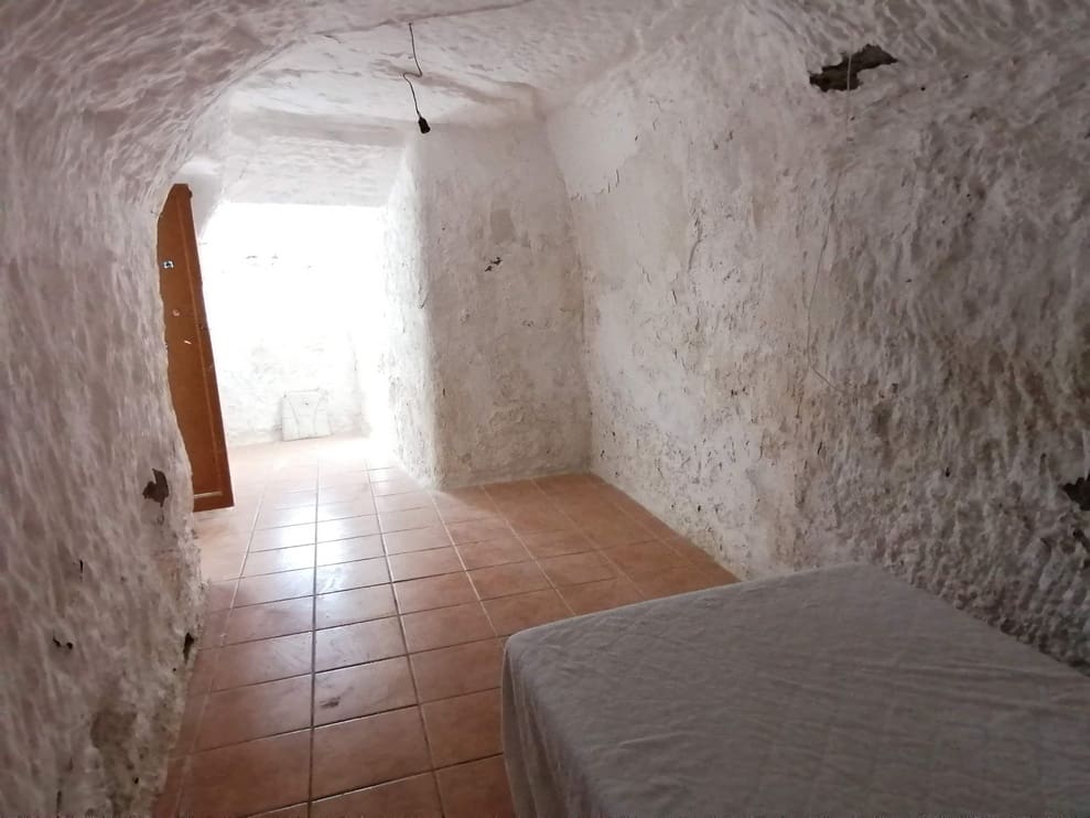 6 soverom Grottehus til salgs i Benamaurel - € 48 000 (Ref: 9293282)