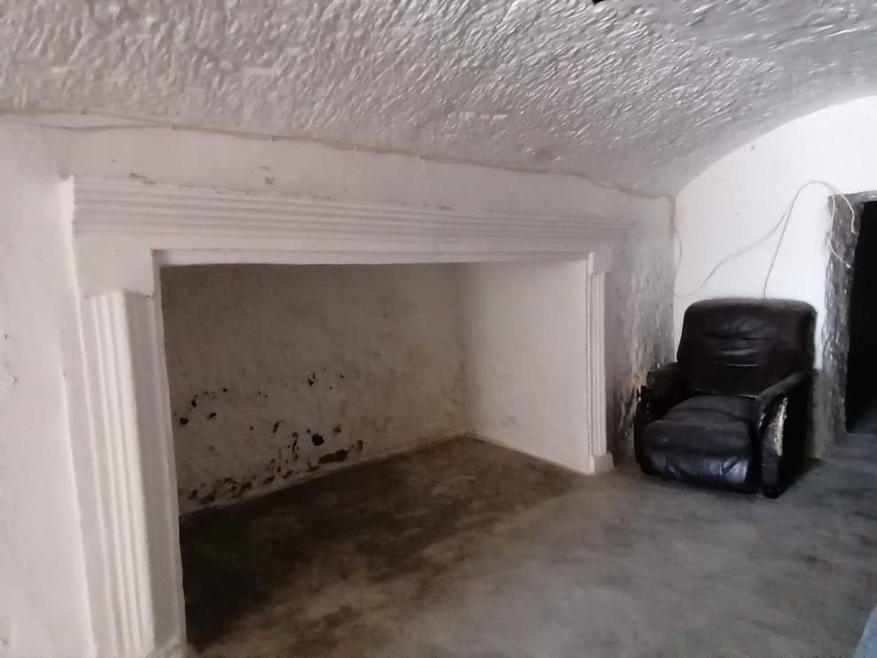 6 soverom Grottehus til salgs i Benamaurel - € 48 000 (Ref: 9293282)