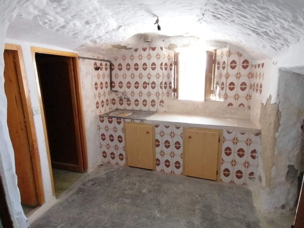 6 soverom Grottehus til salgs i Benamaurel - € 48 000 (Ref: 9293282)