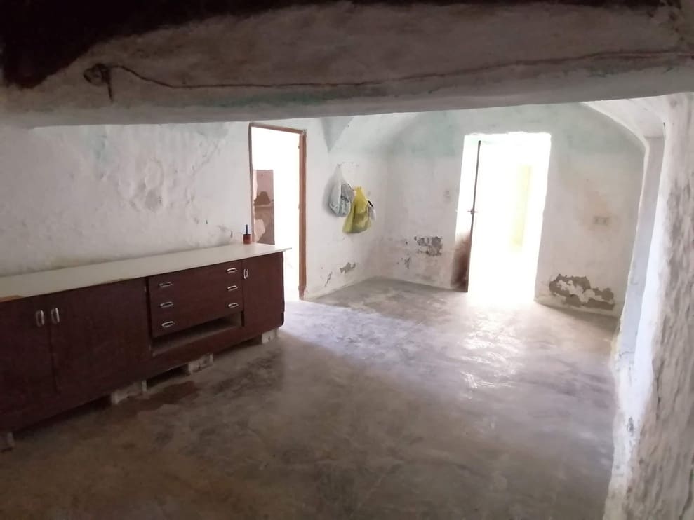 6 soverom Grottehus til salgs i Benamaurel - € 48 000 (Ref: 9293282)