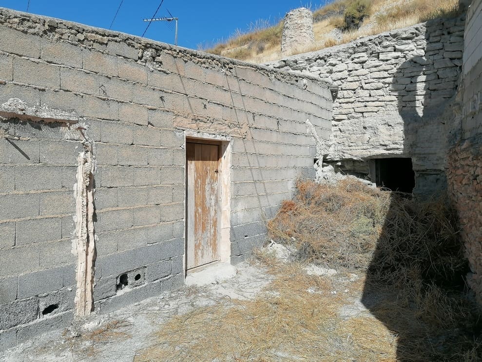 6 soverom Grottehus til salgs i Benamaurel - € 48 000 (Ref: 9293282)