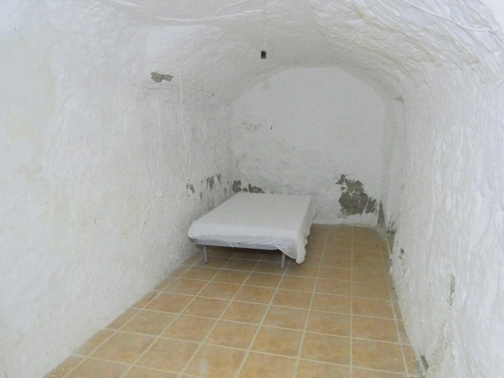 6 soverom Finca/Herregård til salgs i Benamaurel - € 48 000 (Ref: 9293282)