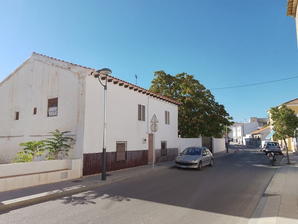 6 soveværelse Byhus til salg i Baza - € 265.000 (Ref: 9293283)