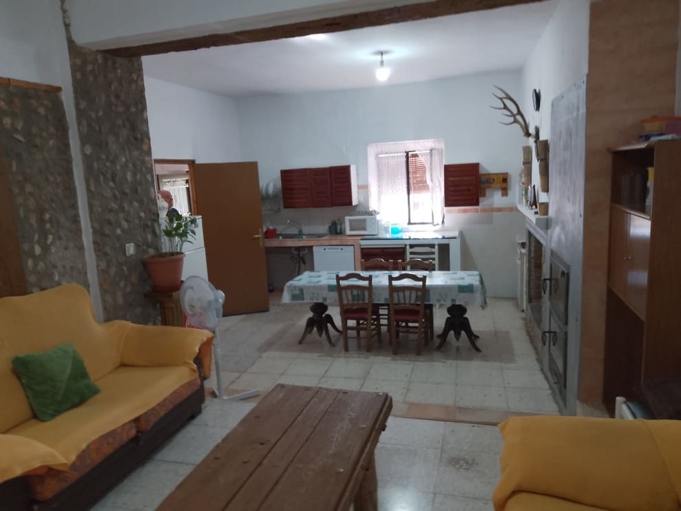 6 soveværelse Byhus til salg i Baza - € 265.000 (Ref: 9293283)