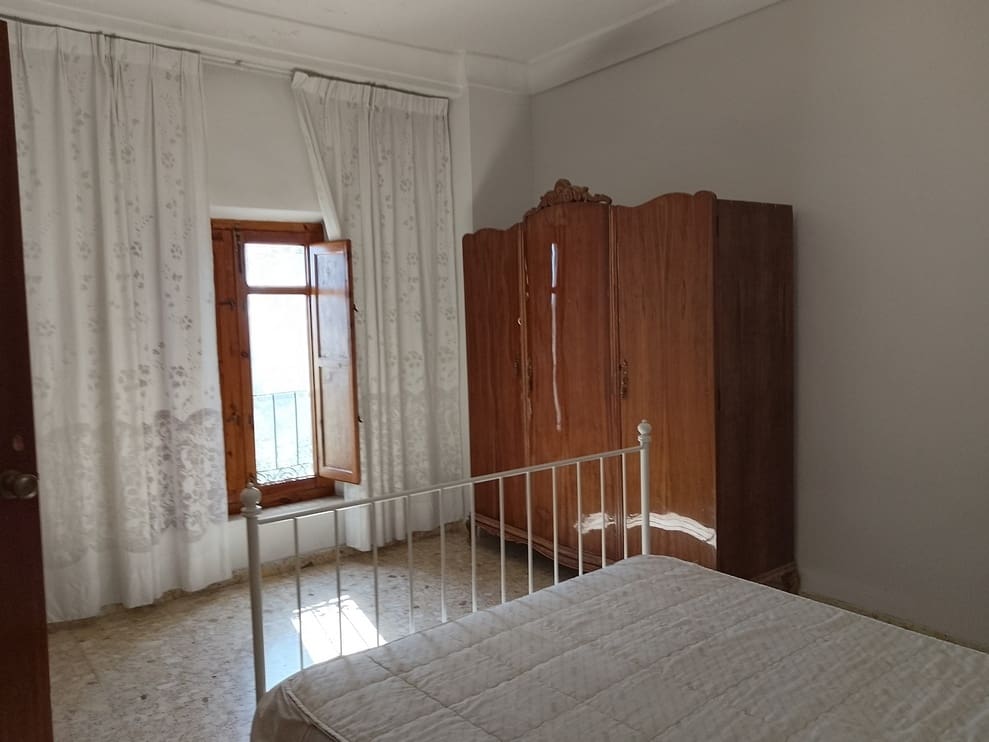 6 soveværelse Byhus til salg i Baza - € 265.000 (Ref: 9293283)