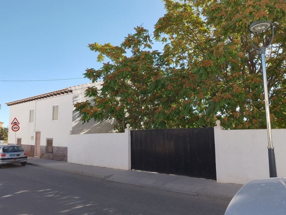 6 soveværelse Byhus til salg i Baza - € 265.000 (Ref: 9293283)