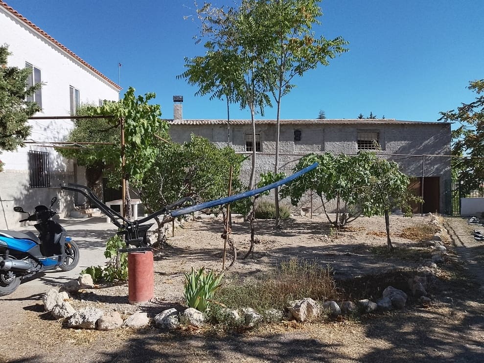 6 soveværelse Byhus til salg i Baza - € 265.000 (Ref: 9293283)