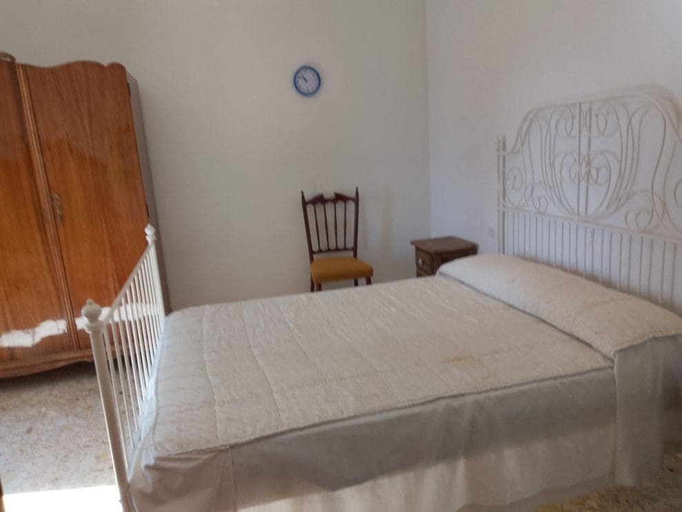 6 makuuhuone Omakotitalo myytävänä paikassa Baza - 265 000 € (Ref: 9293283)