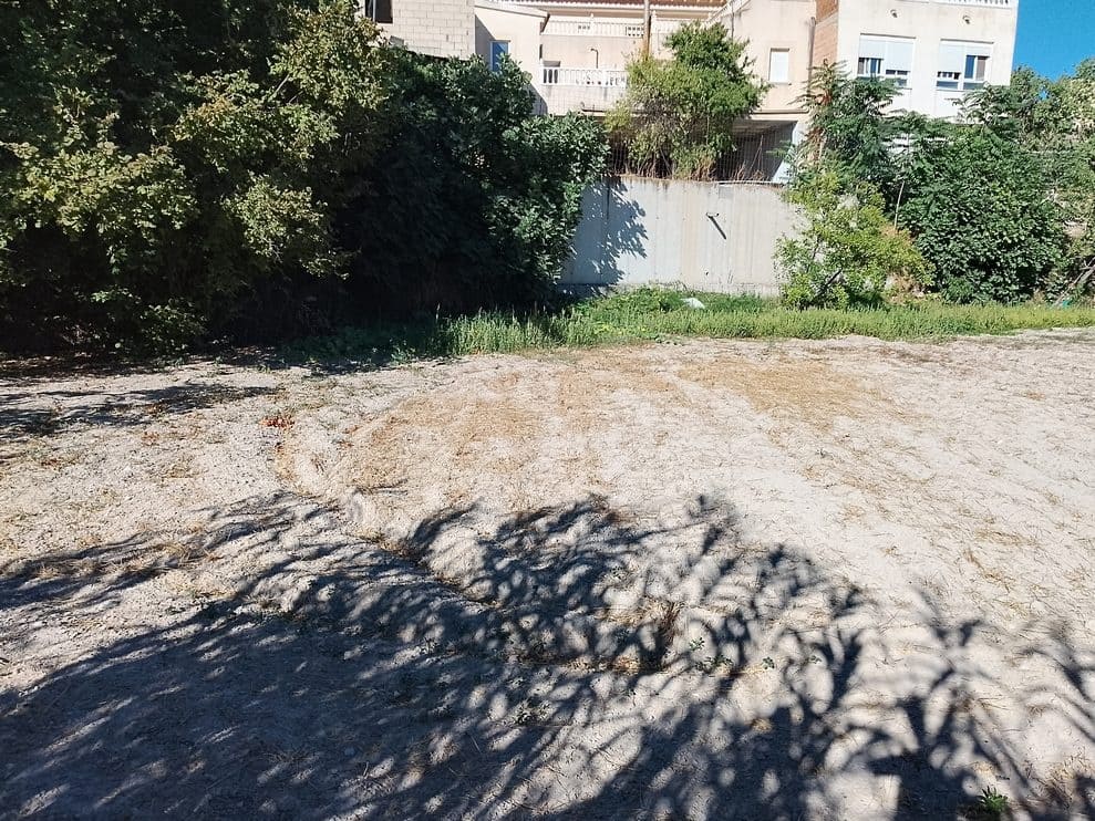 6 makuuhuone Omakotitalo myytävänä paikassa Baza - 265 000 € (Ref: 9293283)