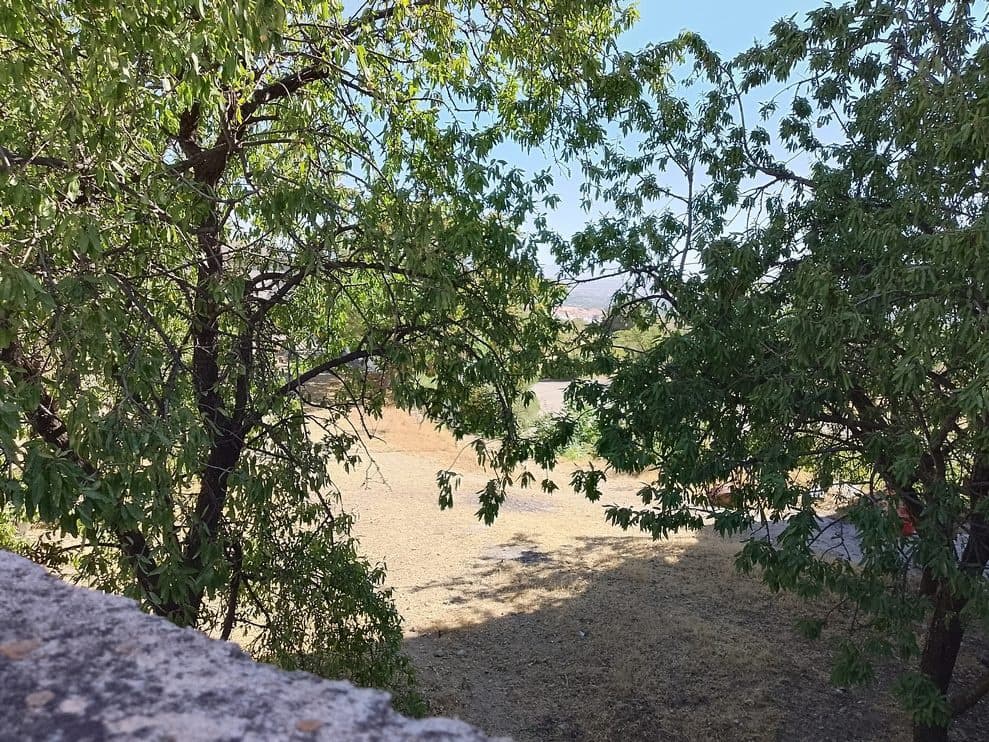 6 makuuhuone Omakotitalo myytävänä paikassa Baza - 265 000 € (Ref: 9293283)