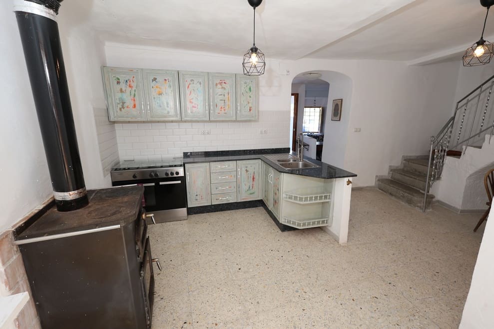 6 soveværelse Byhus til salg i Galera - € 95.000 (Ref: 9331008)