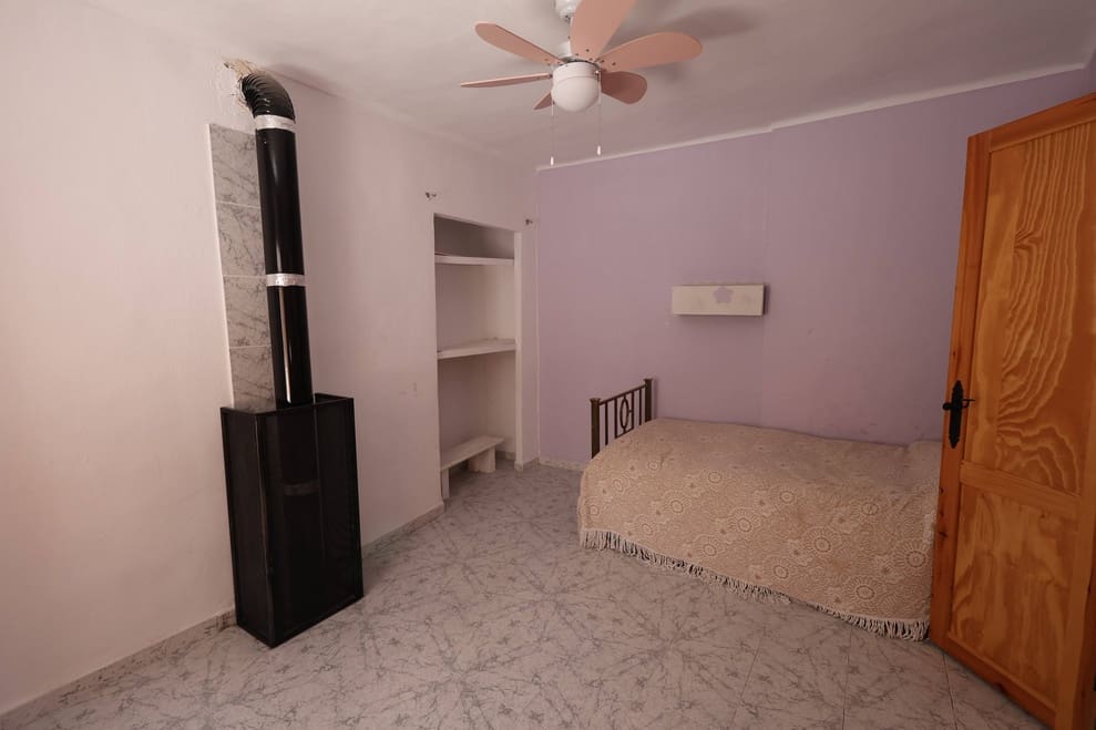 6 soveværelse Byhus til salg i Galera - € 95.000 (Ref: 9331008)