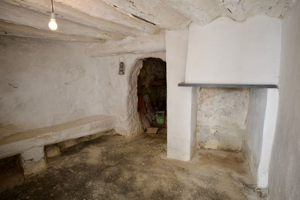 6 soveværelse Byhus til salg i Galera - € 95.000 (Ref: 9331008)