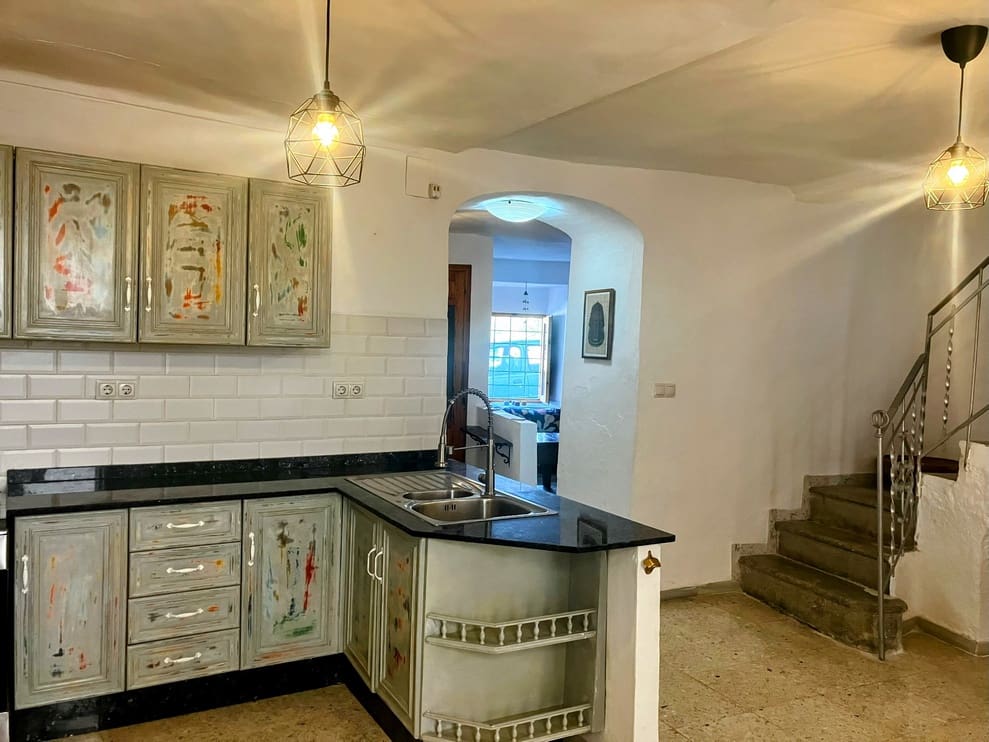 6 soveværelse Byhus til salg i Galera - € 95.000 (Ref: 9331008)