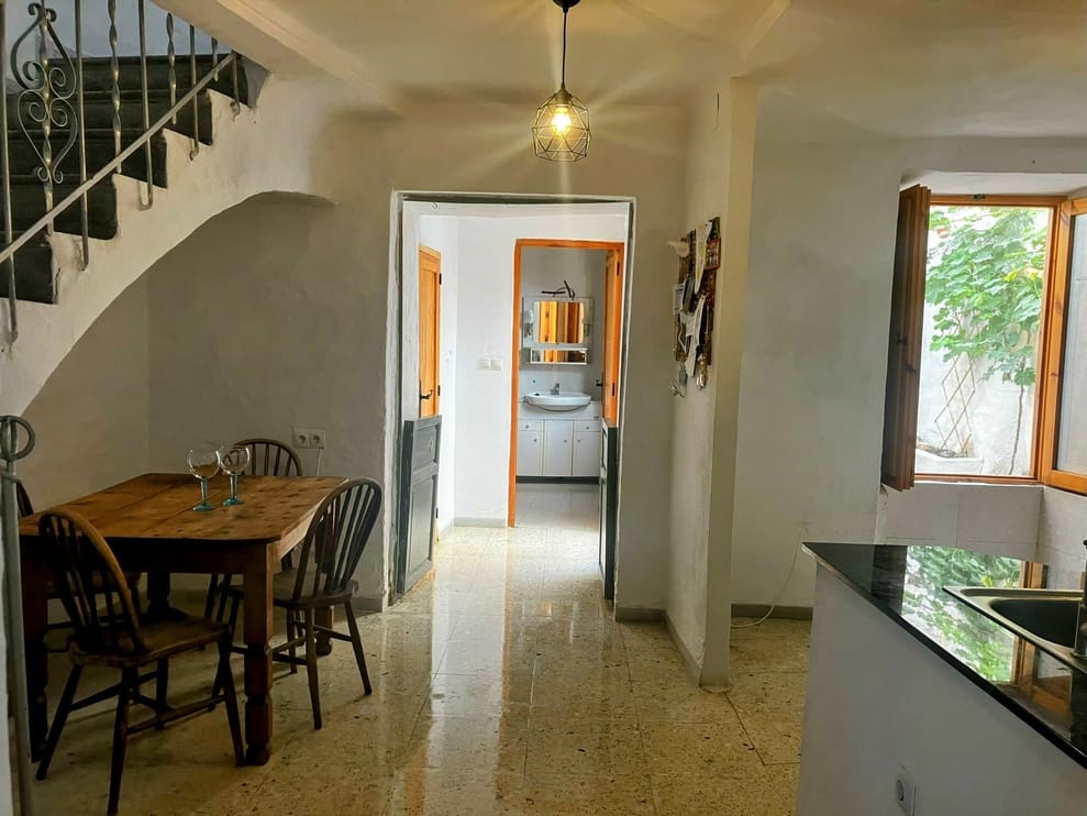 6 soveværelse Byhus til salg i Galera - € 95.000 (Ref: 9331008)