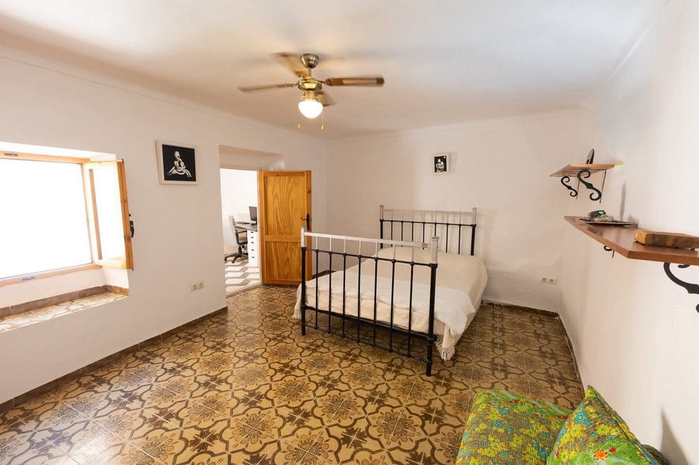 6 soverom Hus til salgs i Galera - € 95 000 (Ref: 9331008)