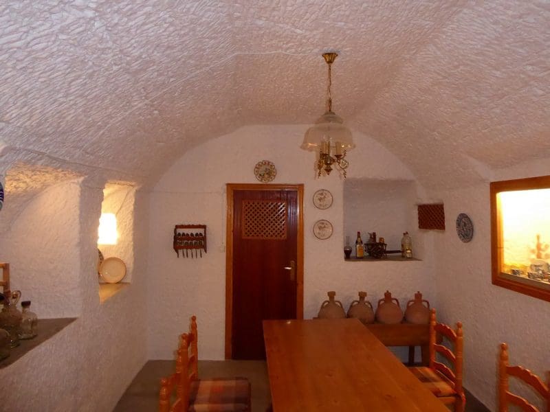 4 soveværelse Hulehus til salg i Benamaurel - € 66.000 (Ref: 9369116)