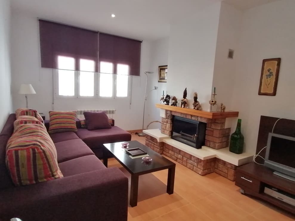 6 soveværelse Byhus til salg i Baza - € 315.000 (Ref: 9372263)