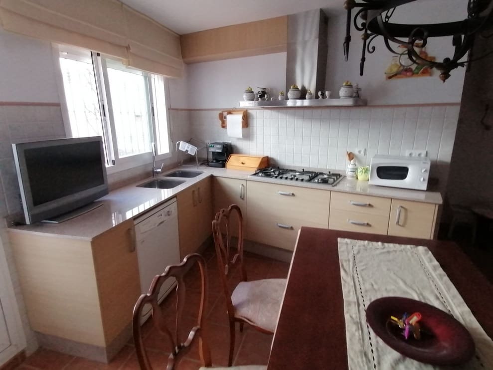 6 soveværelse Byhus til salg i Baza - € 315.000 (Ref: 9372263)