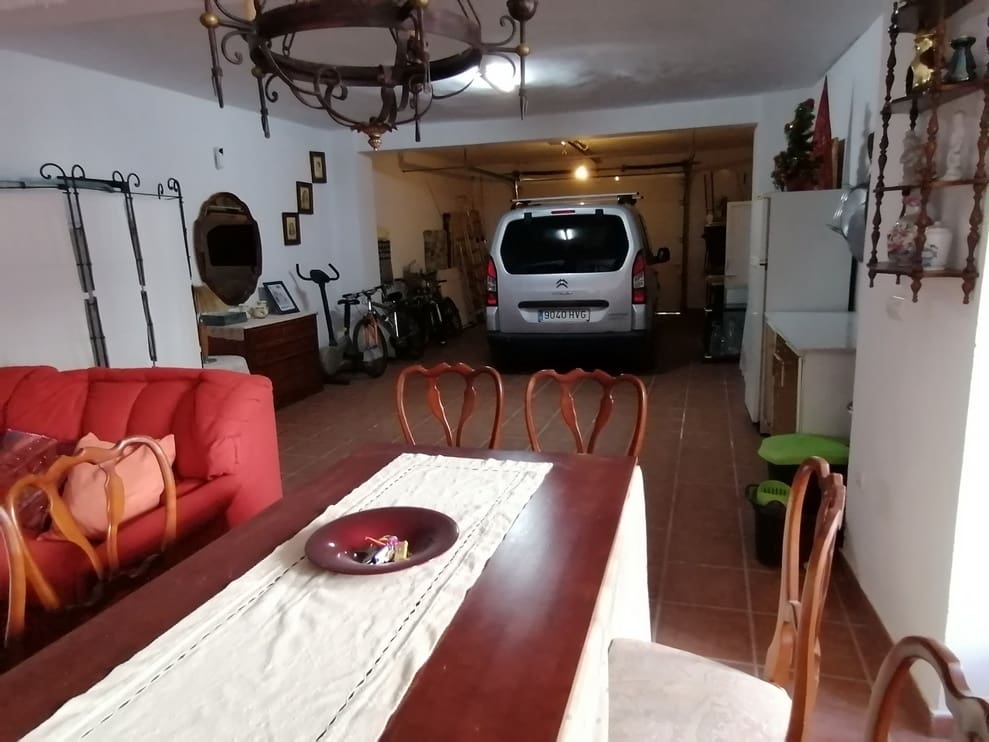 6 soveværelse Byhus til salg i Baza - € 315.000 (Ref: 9372263)