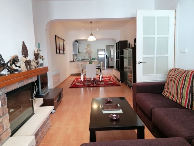 6 soveværelse Byhus til salg i Baza - € 315.000 (Ref: 9372263)