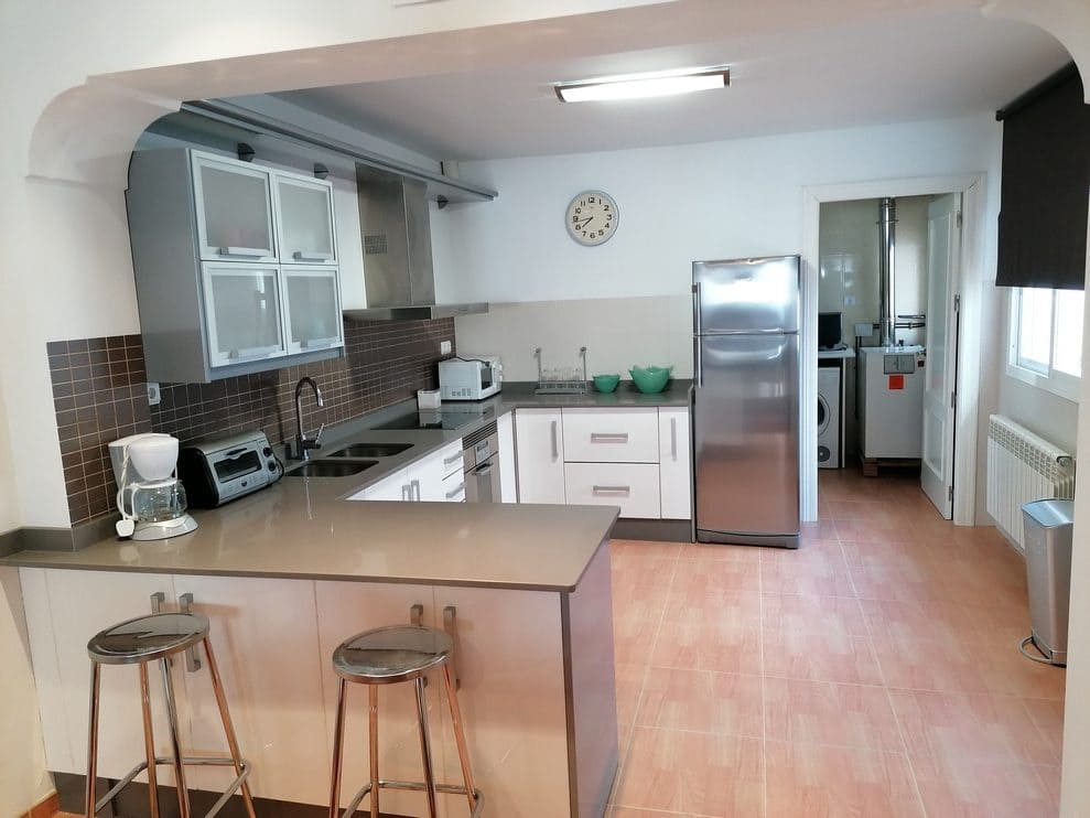 6 slaapkamer Huis te koop in Baza - € 315.000 (Ref: 9372263)