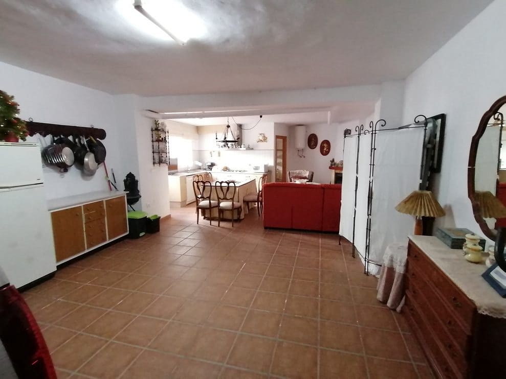 6 slaapkamer Huis te koop in Baza - € 315.000 (Ref: 9372263)