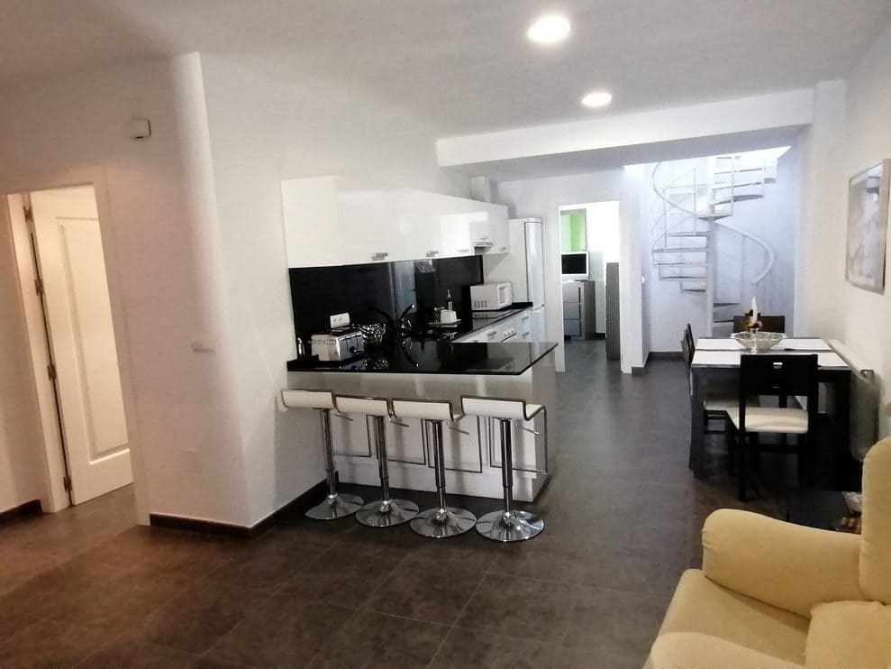 6 slaapkamer Huis te koop in Baza - € 315.000 (Ref: 9372263)