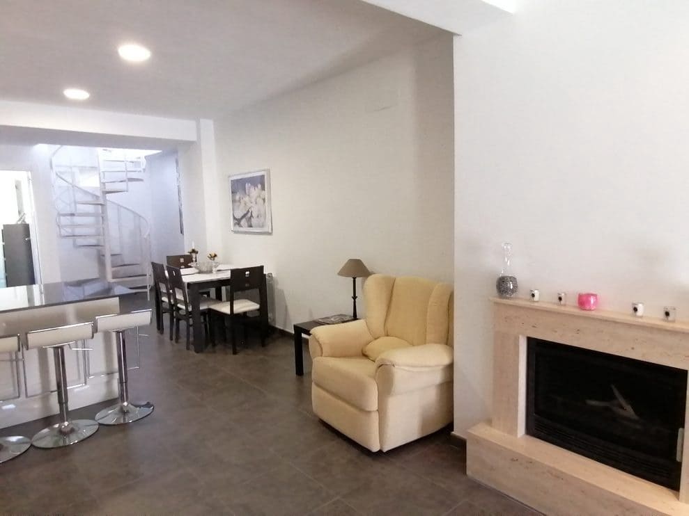 6 slaapkamer Huis te koop in Baza - € 315.000 (Ref: 9372263)