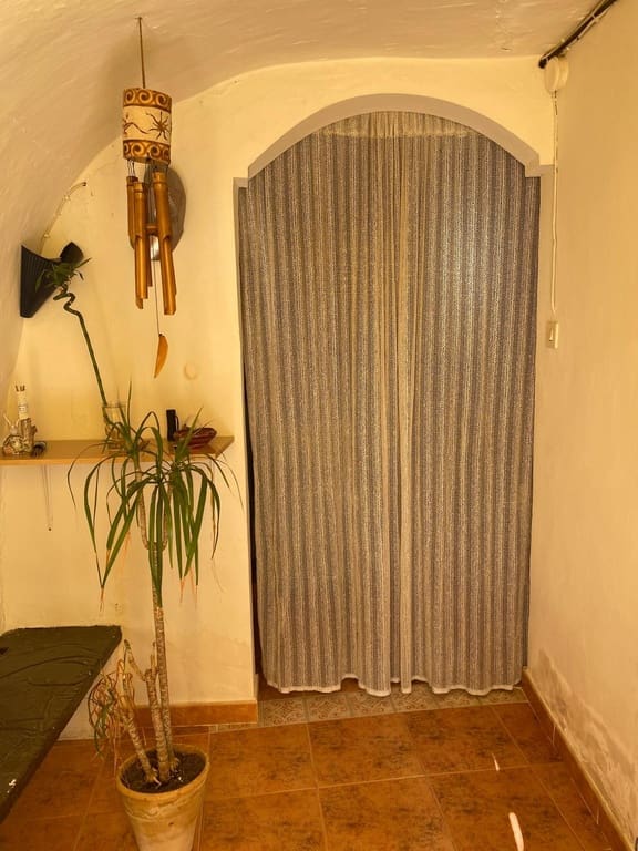 4 soveværelse Hulehus til salg i Cullar - € 55.000 (Ref: 9382002)