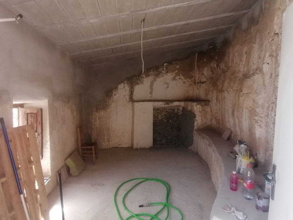 4 soveværelse Hulehus til salg i Cullar - € 55.000 (Ref: 9382002)