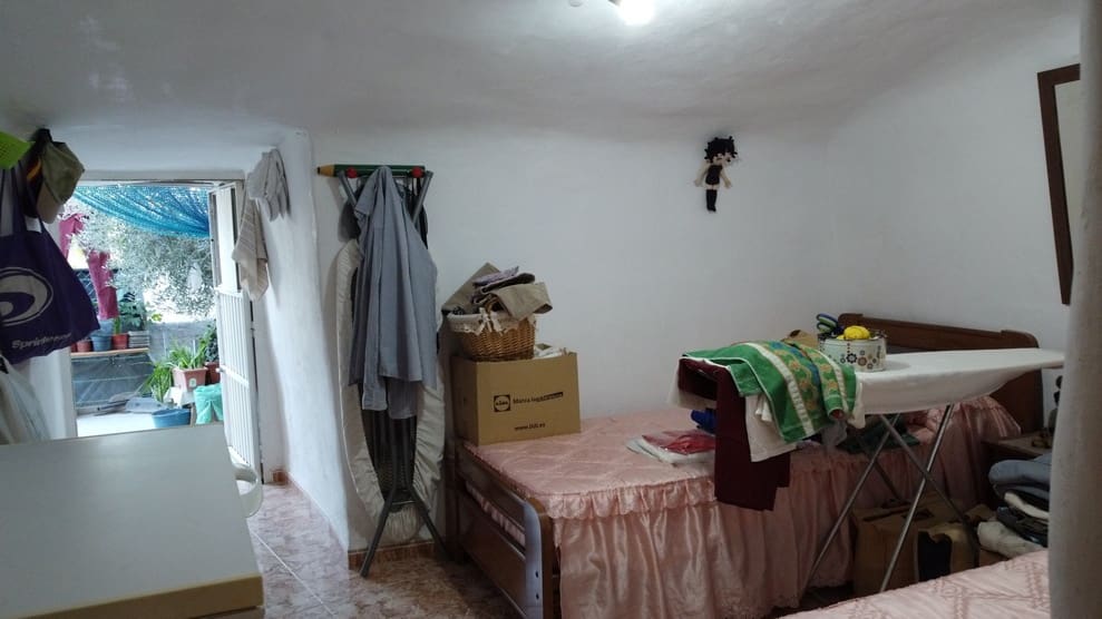 3 chambre Maison Troglodyte à vendre à Bacor - 68 000 € (Ref: 9384910)