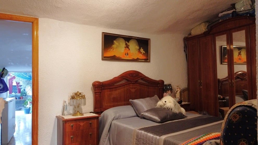 3 chambre Maison Troglodyte à vendre à Bacor - 68 000 € (Ref: 9384910)