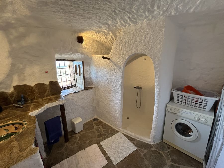 3 bedroom Cave House for sale in Carramaiza - € 105,000 (Ref: 9396833)
