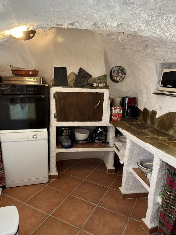 3 bedroom Cave House for sale in Carramaiza - € 105,000 (Ref: 9396833)