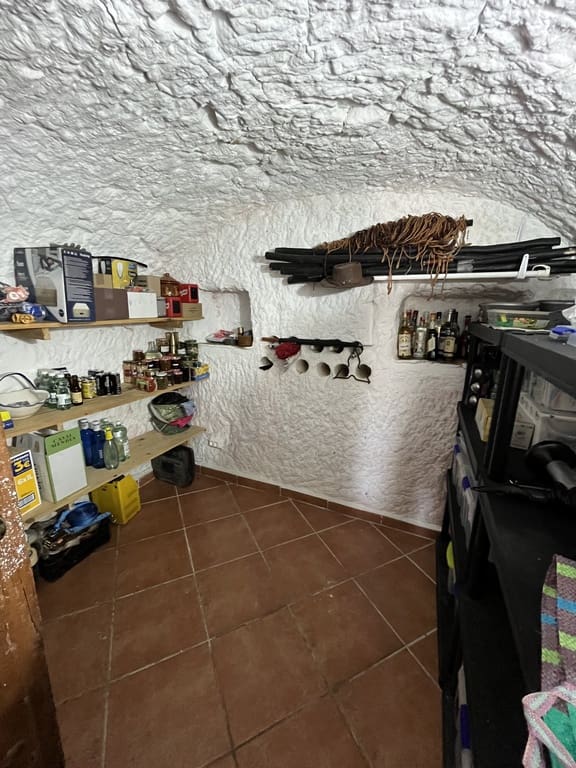3 bedroom Cave House for sale in Carramaiza - € 105,000 (Ref: 9396833)