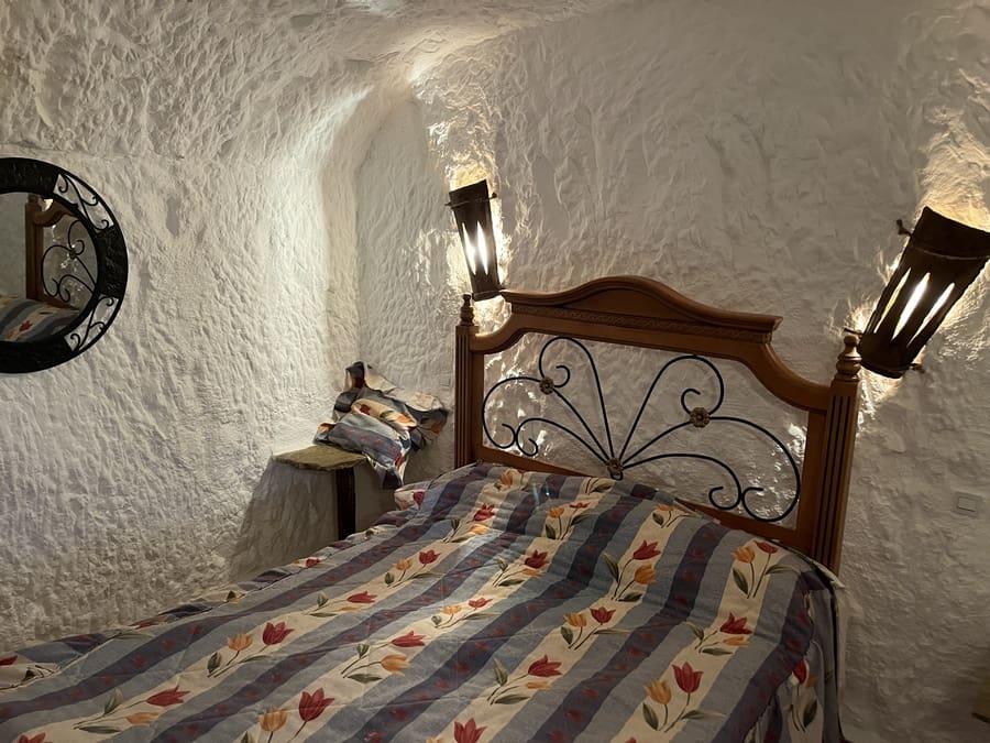 3 bedroom Cave House for sale in Carramaiza - € 105,000 (Ref: 9396833)