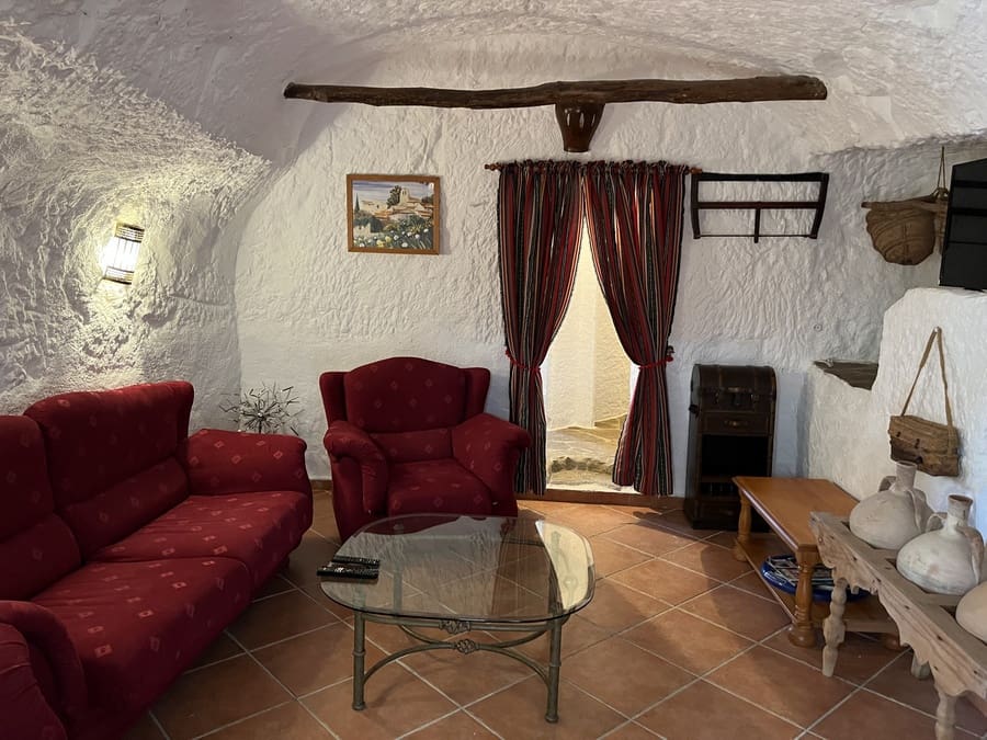 3 bedroom Cave House for sale in Carramaiza - € 105,000 (Ref: 9396833)