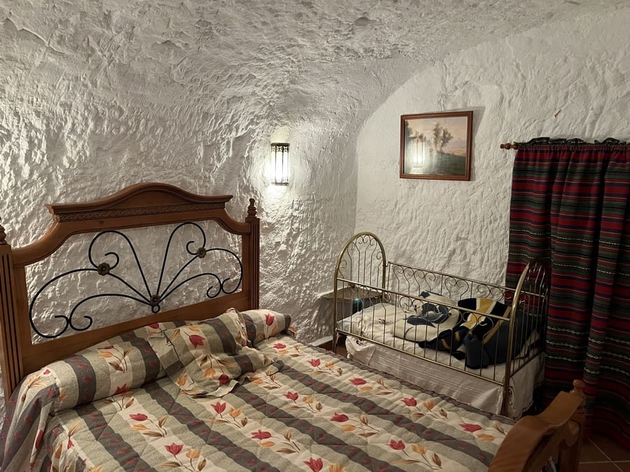 3 bedroom Cave House for sale in Carramaiza - € 105,000 (Ref: 9396833)