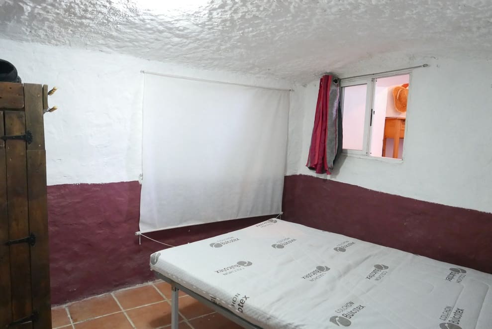 2 soveværelse Hulehus til salg i Baza - € 38.000 (Ref: 9400260)