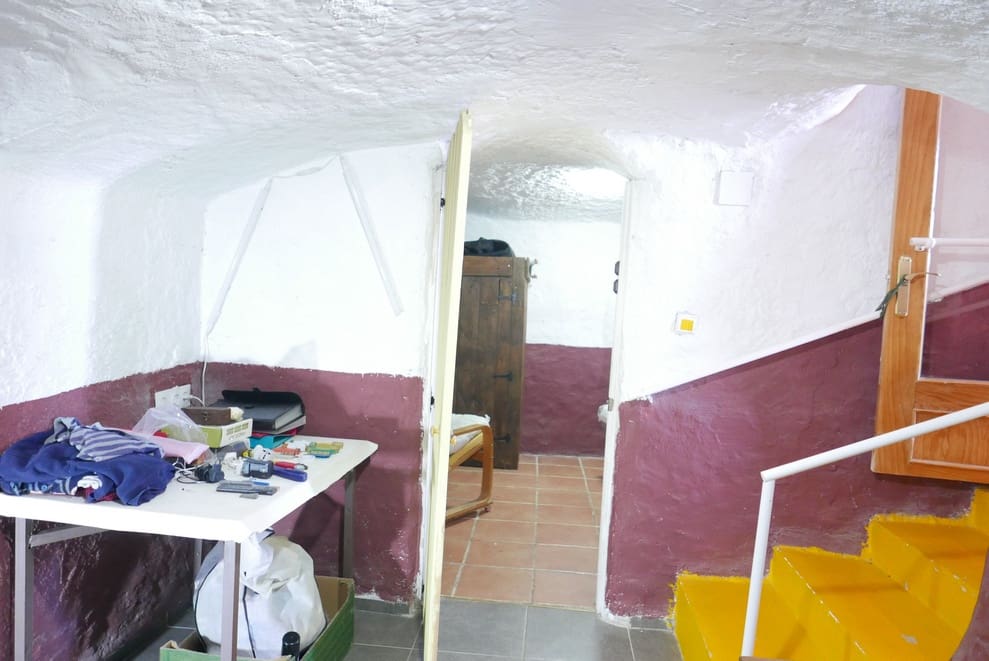 2 soveværelse Hulehus til salg i Baza - € 38.000 (Ref: 9400260)