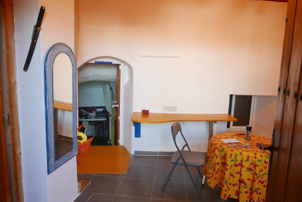 2 soveværelse Hulehus til salg i Baza - € 38.000 (Ref: 9400260)