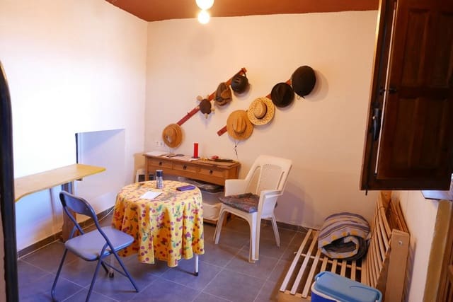 2 sypialnia Dom w skale na sprzedaż w Baza - 38 000 € (Ref: 9400260)