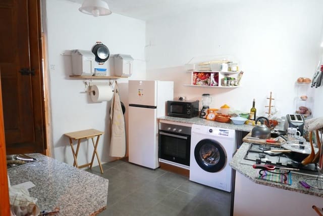 2 sypialnia Dom w skale na sprzedaż w Baza - 38 000 € (Ref: 9400260)