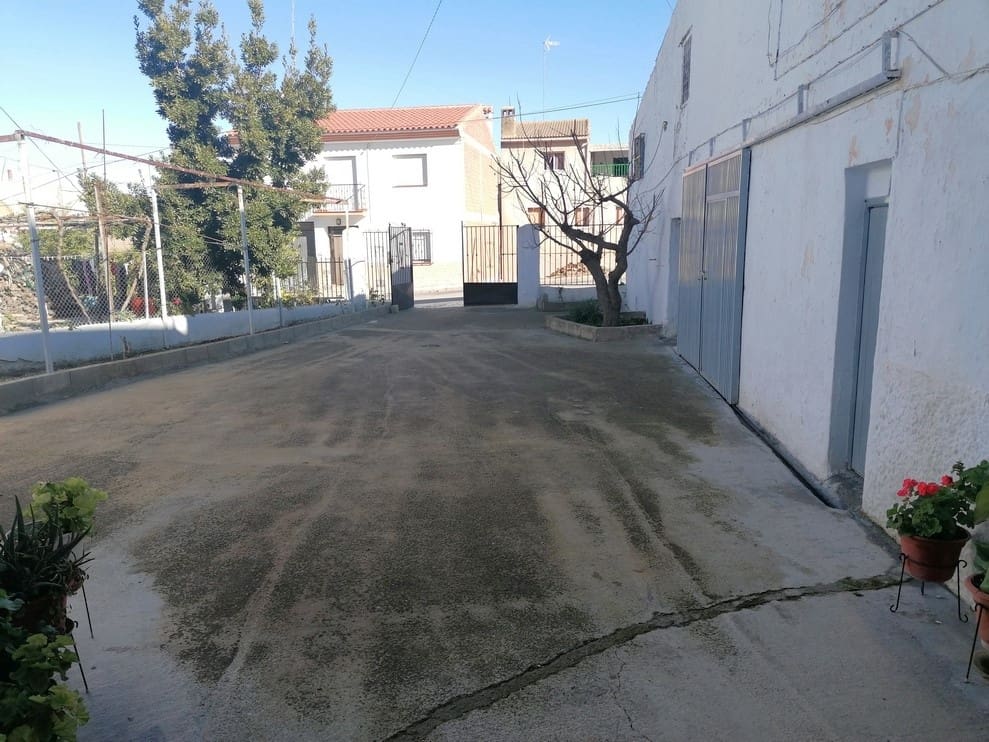 4 bedroom Cave House for sale in Cuevas del Campo - € 56,000 (Ref: 9475577)